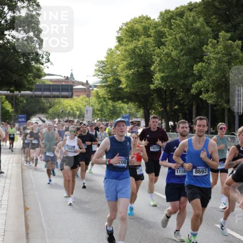 29.06.2025 - hella hamburg halbmarathon Jannik Wohlers http://msf.ph/oto/8242639 29.06.2025 09:54:46 Lombardsbrücke 1200, 1683, 2207, 2274, 2287, 2816, 3258, 3747, 4121, 5102, 5399, 5638, 5705, 6027, 6158, 6836, 6923, 6938, 6991, 7052, 7508, 7659, 8371, 8437, 8487, 8693, 8889, 8955, 9031, 9032, 9159, 9476, 9869, 9931, 9959, 10122, 10263, 10868, 11185, 11333, 12016, 12161, 12321, 12657, 13666, 15430, 15512, 15681, 15871, 16062, 16086, 16089, 16103, 16127, 16403, 16513, 16538, 17008, 17221, 17499, 17674, 17912 meine-sportfotos.de