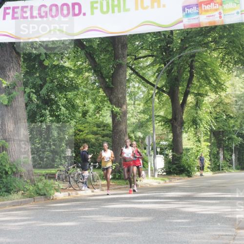 29.06.2025 - hella hamburg halbmarathon KatJ http://msf.ph/oto/8242648 29.06.2025 10:03:33 Zwischen KM18-KM19  meine-sportfotos.de
