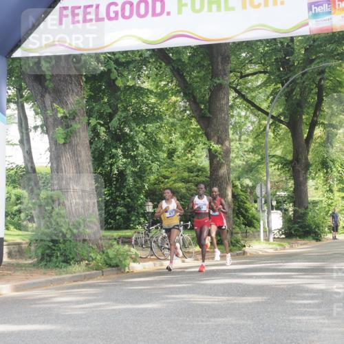 29.06.2025 - hella hamburg halbmarathon KatJ http://msf.ph/oto/8242677 29.06.2025 10:03:33 Zwischen KM18-KM19  meine-sportfotos.de