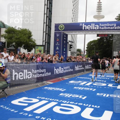 29.06.2025 - hella hamburg halbmarathon Michael Strokosch http://msf.ph/oto/8242679 29.06.2025 10:55:58 Ziel 1179, 2612, 3256, 3668, 4772, 7147, 7976, 8968, 9246, 10084, 13474, 15868, 15884, 18125, 18867 meine-sportfotos.de