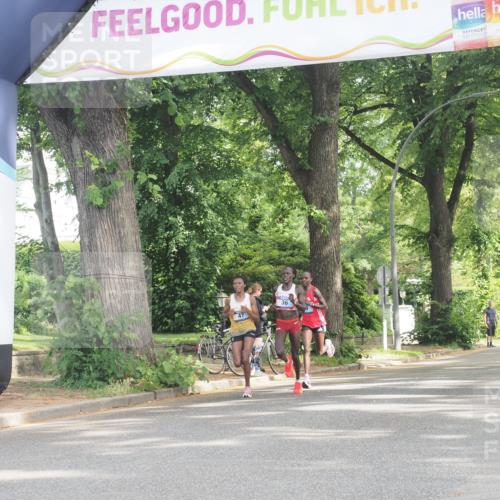 29.06.2025 - hella hamburg halbmarathon KatJ http://msf.ph/oto/8242710 29.06.2025 10:03:33 Zwischen KM18-KM19  meine-sportfotos.de