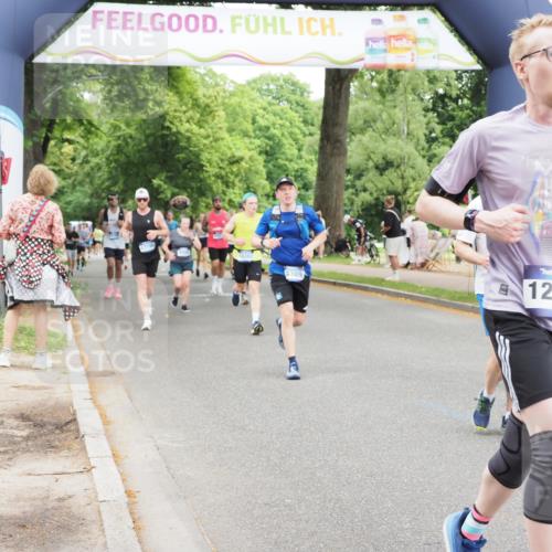 29.06.2025 - hella hamburg halbmarathon MichiJ http://msf.ph/oto/8242757 29.06.2025 10:50:40 Zwischen KM18-KM19 2810, 3199, 3663, 4389, 5511, 8423, 12286, 12571, 16995, 17142, 18382, 18530 meine-sportfotos.de