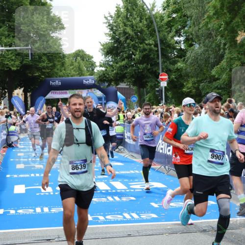29.06.2025 - hella hamburg halbmarathon Zöllner http://msf.ph/oto/8242780 29.06.2025 10:56:19 Ziel 1193, 5465, 7547, 8639, 9903, 9907, 10789, 12348, 14363, 15484, 16113, 16375, 16634, 17468, 18117, 18495, 18652, 18741, 19152 meine-sportfotos.de