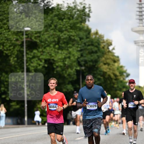 29.06.2025 - hella hamburg halbmarathon Dr. Thomas Lammeyer http://msf.ph/oto/8242793 29.06.2025 09:51:09 Kennedybrücke 1217, 1562, 2196, 2296, 2404, 3783, 4602, 5092, 5923, 5961, 8362, 8395, 8901, 9171, 9944, 10384, 10968 meine-sportfotos.de