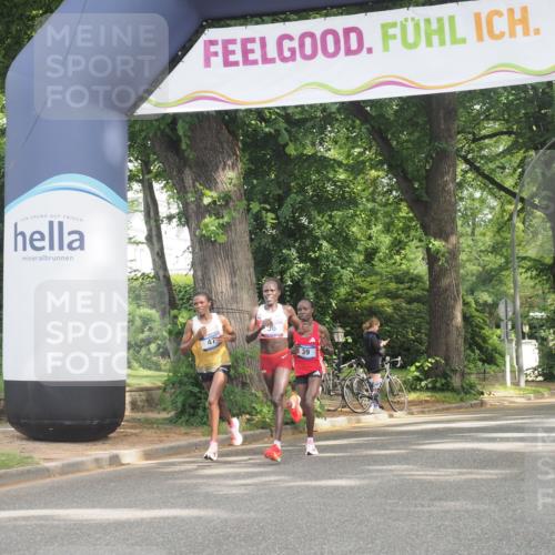 29.06.2025 - hella hamburg halbmarathon KatJ http://msf.ph/oto/8242842 29.06.2025 10:03:34 Zwischen KM18-KM19  meine-sportfotos.de