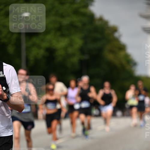29.06.2025 - hella hamburg halbmarathon Dr. Thomas Lammeyer http://msf.ph/oto/8242878 29.06.2025 10:14:11 Kennedybrücke 1456, 1483, 1513, 1573, 4389, 7042, 7058, 7250, 7685, 8090, 8890, 9681, 9816, 9988, 11027, 11180 meine-sportfotos.de
