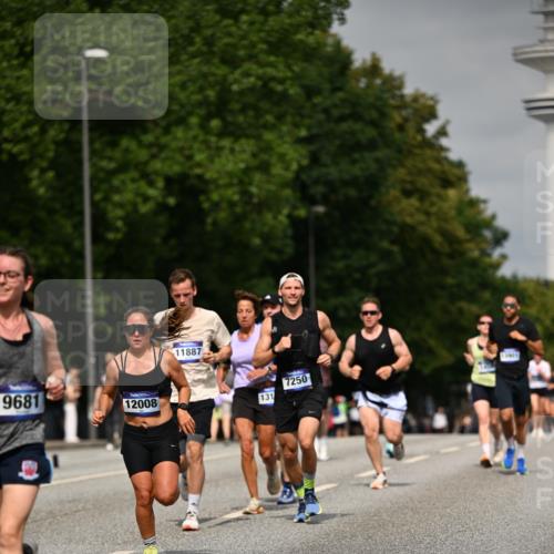 29.06.2025 - hella hamburg halbmarathon Dr. Thomas Lammeyer http://msf.ph/oto/8242904 29.06.2025 10:14:12 Kennedybrücke 1052, 1456, 1483, 1513, 1573, 4389, 7042, 7058, 7250, 7685, 8090, 8890, 9681, 9816, 9988, 11027, 11180 meine-sportfotos.de