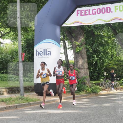 29.06.2025 - hella hamburg halbmarathon KatJ http://msf.ph/oto/8242936 29.06.2025 10:03:35 Zwischen KM18-KM19 39 meine-sportfotos.de