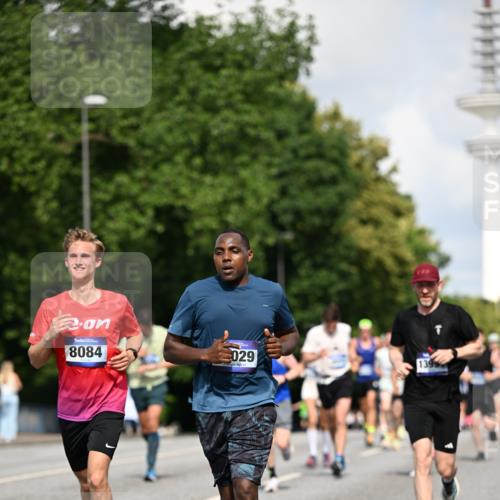 29.06.2025 - hella hamburg halbmarathon Dr. Thomas Lammeyer http://msf.ph/oto/8242952 29.06.2025 09:51:09 Kennedybrücke 1217, 1562, 2196, 2296, 2404, 3783, 4602, 5092, 5923, 5961, 8362, 8395, 8901, 9171, 9944, 10384, 10968 meine-sportfotos.de