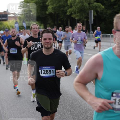 29.06.2025 - hella hamburg halbmarathon Jannik Wohlers http://msf.ph/oto/8242953 29.06.2025 09:55:02 Lombardsbrücke 1120, 1151, 1683, 1696, 1706, 1884, 1976, 2207, 2274, 2287, 2411, 3087, 3435, 3747, 3985, 4093, 4189, 4938, 5102, 5459, 5708, 5915, 6054, 6158, 6532, 6662, 6836, 6938, 7052, 7312, 7508, 8139, 8153, 8205, 8218, 8454, 8720, 8856, 8899, 8927, 8955, 9386, 9529, 9649, 9720, 9786, 9959, 10053, 10184, 10263, 10423, 10988, 11309, 11340, 12149, 12171, 12321, 12450, 12533, 12891, 13233, 13289, 13570, 14045 meine-sportfotos.de
