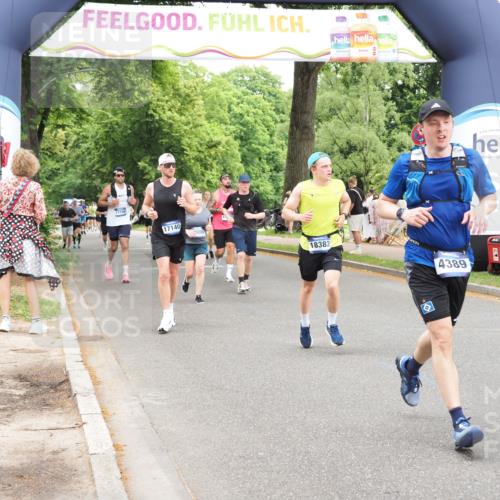 29.06.2025 - hella hamburg halbmarathon MichiJ http://msf.ph/oto/8242981 29.06.2025 10:50:41 Zwischen KM18-KM19 2810, 3663, 4389, 5511, 8423, 12286, 12571, 16995, 17140, 17142, 18382, 18530 meine-sportfotos.de