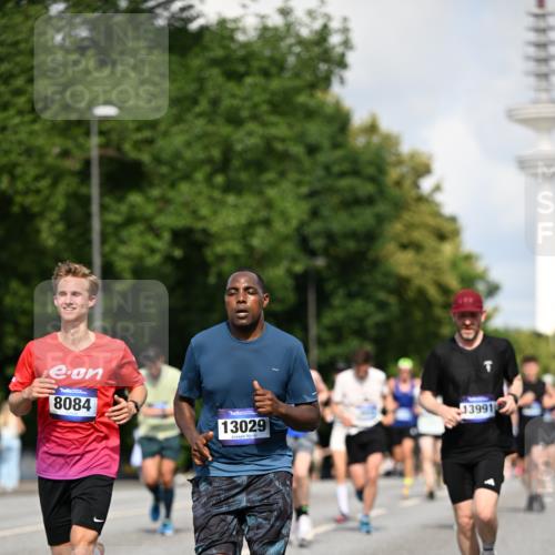 29.06.2025 - hella hamburg halbmarathon Dr. Thomas Lammeyer http://msf.ph/oto/8242983 29.06.2025 09:51:10 Kennedybrücke 1217, 1562, 2196, 2296, 2404, 3783, 4602, 5092, 5923, 5961, 8362, 8395, 8901, 9944, 10384, 10968 meine-sportfotos.de