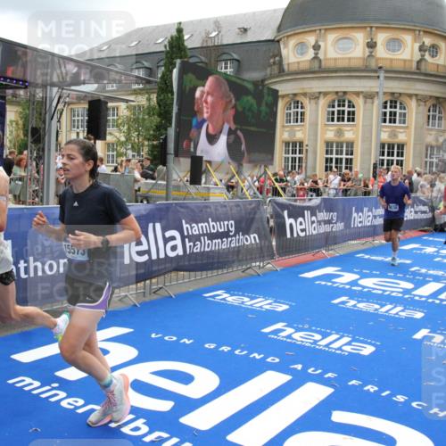 29.06.2025 - hella hamburg halbmarathon Michael Strokosch http://msf.ph/oto/8242988 29.06.2025 10:48:41 Ziel 1163, 1176, 2213, 4553, 5421, 9538, 10859, 11579, 14511, 15384, 15573, 17127, 18815 meine-sportfotos.de