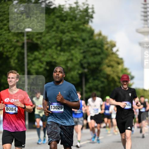 29.06.2025 - hella hamburg halbmarathon Dr. Thomas Lammeyer http://msf.ph/oto/8243012 29.06.2025 09:51:10 Kennedybrücke 1217, 1562, 2196, 2296, 2404, 3783, 4602, 5092, 5923, 5961, 8362, 8395, 8901, 9944, 10384, 10968 meine-sportfotos.de