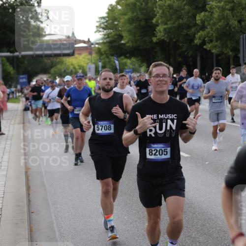 29.06.2025 - hella hamburg halbmarathon Jannik Wohlers http://msf.ph/oto/8243013 29.06.2025 09:55:03 Lombardsbrücke 1120, 1151, 1683, 1696, 1706, 1884, 1976, 2207, 2274, 2287, 2411, 2706, 3087, 3213, 3435, 3747, 3985, 4093, 4189, 4847, 4890, 4938, 5102, 5459, 5708, 5915, 6054, 6158, 6421, 6532, 6662, 6836, 6938, 7052, 7312, 7508, 8139, 8153, 8205, 8218, 8454, 8577, 8720, 8856, 8899, 8927, 8955, 9386, 9529, 9649, 9720, 9786, 9959, 10053, 10115, 10184, 10263, 10423, 10988, 11309, 11340, 11356, 12149, 12171, 12321, 12450, 12533, 12891, 13233, 13289, 13570, 14045 meine-sportfotos.de