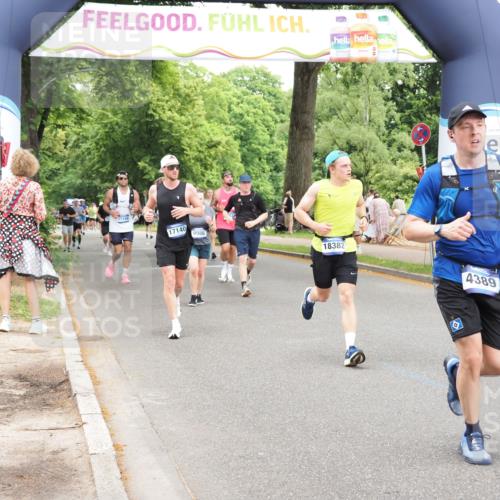 29.06.2025 - hella hamburg halbmarathon MichiJ http://msf.ph/oto/8243015 29.06.2025 10:50:41 Zwischen KM18-KM19 2810, 3663, 4389, 5511, 8423, 12286, 12571, 16995, 17140, 17142, 18382, 18530 meine-sportfotos.de