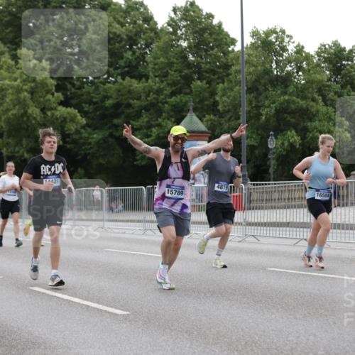 29.06.2025 - hella hamburg halbmarathon Jannik Wohlers http://msf.ph/oto/8243078 29.06.2025 10:30:03 Lombardsbrücke 1647, 2754, 2755, 2901, 4575, 4819, 6344, 10880, 12349, 12350, 12460, 12461, 12687, 12688, 13418, 14421, 15757, 15789, 15938, 16504, 16791, 16864, 18671 meine-sportfotos.de