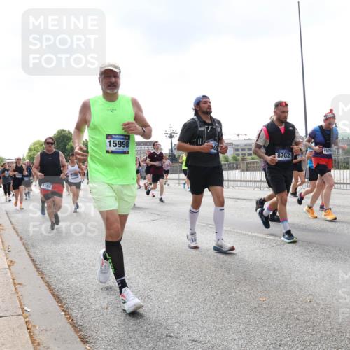 29.06.2025 - hella hamburg halbmarathon Lena Gebhardt http://msf.ph/oto/8243085 29.06.2025 10:45:24 Lombardsbrücke 1024, 1033, 1060, 1085, 1685, 1713, 1798, 2007, 2008, 2216, 2217, 2550, 2657, 2664, 2779, 2973, 3160, 3164, 3357, 3377, 3879, 3993, 4099, 4102, 4186, 4224, 4306, 4337, 4504, 4820, 4851, 5099, 5108, 5190, 5339, 5636, 5949, 6150, 6509, 6763, 6788, 6911, 6922, 6980, 7283, 7530, 7541, 7699, 7859, 7912, 8594, 8605, 8745, 8762, 8907, 9620, 10030, 10182, 10225, 10562, 10566, 10707, 11314, 12198, 12332, 12334, 12394 meine-sportfotos.de