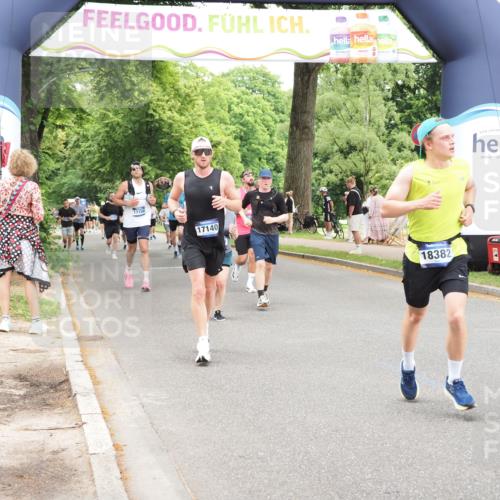 29.06.2025 - hella hamburg halbmarathon MichiJ http://msf.ph/oto/8243143 29.06.2025 10:50:42 Zwischen KM18-KM19 2810, 3663, 4389, 5511, 8423, 9986, 12286, 16995, 17140, 17142, 18382, 18530 meine-sportfotos.de