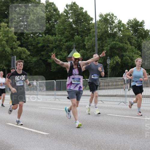 29.06.2025 - hella hamburg halbmarathon Jannik Wohlers http://msf.ph/oto/8243153 29.06.2025 10:30:03 Lombardsbrücke 1647, 2754, 2755, 2901, 4575, 4819, 6344, 10880, 12349, 12350, 12460, 12461, 12687, 12688, 13418, 14421, 15757, 15789, 15938, 16504, 16791, 16864, 18671 meine-sportfotos.de