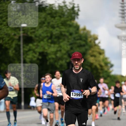 29.06.2025 - hella hamburg halbmarathon Dr. Thomas Lammeyer http://msf.ph/oto/8243156 29.06.2025 09:51:11 Kennedybrücke 1164, 1217, 1562, 1644, 2196, 2296, 2404, 3783, 4602, 5092, 5923, 8362, 8901, 9944, 10384, 10968 meine-sportfotos.de