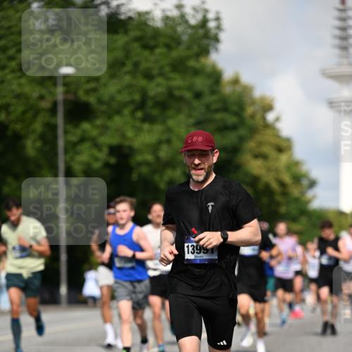 29.06.2025 - hella hamburg halbmarathon Dr. Thomas Lammeyer http://msf.ph/oto/8243198 29.06.2025 09:51:11 Kennedybrücke 1164, 1217, 1562, 1644, 2196, 2296, 2404, 3783, 4602, 5092, 5923, 8362, 8901, 9944, 10384, 10968 meine-sportfotos.de