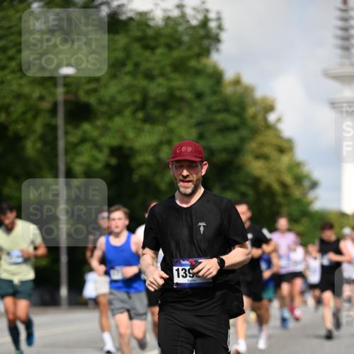 29.06.2025 - hella hamburg halbmarathon Dr. Thomas Lammeyer http://msf.ph/oto/8243223 29.06.2025 09:51:12 Kennedybrücke 1164, 1562, 1644, 2196, 2296, 2404, 3783, 4602, 5092, 5923, 8362, 8901, 9178, 9944, 10384, 10968, 11202, 11227 meine-sportfotos.de