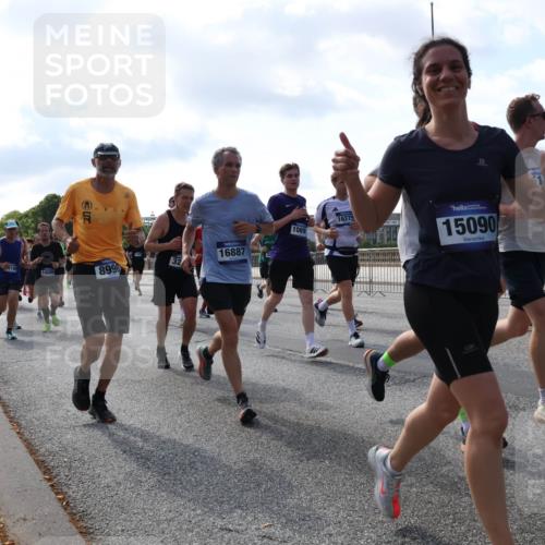 29.06.2025 - hella hamburg halbmarathon Lena Gebhardt http://msf.ph/oto/8243224 29.06.2025 09:56:27 Lombardsbrücke 1061, 1257, 1452, 1460, 1496, 1499, 1502, 1507, 1592, 1628, 1689, 1877, 2013, 2058, 2082, 2083, 2208, 2250, 2260, 2378, 2504, 2771, 2864, 2953, 2996, 3060, 3256, 3296, 4065, 4077, 4404, 4557, 4711, 4833, 5482, 5600, 5607, 5978, 6115, 6134, 6168, 6286, 6511, 6512, 6561, 6562, 7178, 7332, 7383, 7475, 7583, 7943, 8261, 8335, 8361, 8514, 8587, 8618, 8968, 8989, 8996, 9246, 9537, 9597, 9638, 10596 meine-sportfotos.de