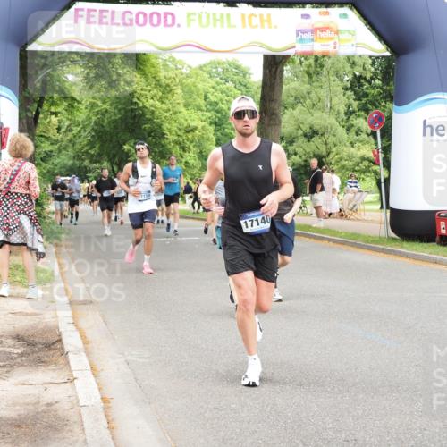 29.06.2025 - hella hamburg halbmarathon MichiJ http://msf.ph/oto/8243239 29.06.2025 10:50:43 Zwischen KM18-KM19 2810, 4389, 5511, 8423, 9986, 12286, 16995, 17140, 17142, 18382, 18530 meine-sportfotos.de