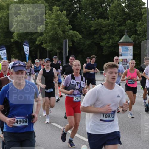 29.06.2025 - hella hamburg halbmarathon Jannik Wohlers http://msf.ph/oto/8243254 29.06.2025 09:55:06 Lombardsbrücke 1120, 1151, 1683, 1696, 1706, 1884, 1976, 2207, 2287, 2411, 2706, 2708, 2718, 3087, 3213, 3435, 3747, 3985, 4088, 4093, 4189, 4847, 4890, 4938, 5102, 5421, 5459, 5708, 5915, 6054, 6158, 6421, 6532, 6662, 6691, 6836, 7052, 7312, 8139, 8153, 8205, 8216, 8218, 8302, 8454, 8577, 8720, 8856, 8899, 8927, 9386, 9529, 9649, 9720, 9786, 9934, 10053, 10115, 10184, 10423, 10988, 11309, 11340, 11356, 12149, 12171, 12321, 12450, 12519, 12533, 12891, 13233, 13289, 13570, 13996, 14045 meine-sportfotos.de