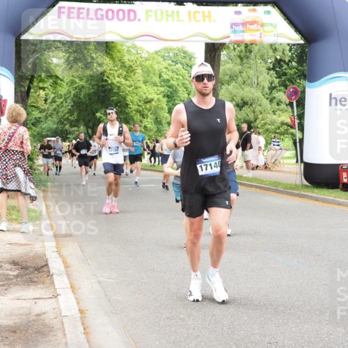29.06.2025 - hella hamburg halbmarathon MichiJ http://msf.ph/oto/8243265 29.06.2025 10:50:43 Zwischen KM18-KM19 2810, 4389, 5511, 8423, 9986, 12286, 16995, 17140, 17142, 18382, 18530 meine-sportfotos.de