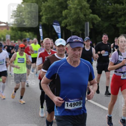 29.06.2025 - hella hamburg halbmarathon Jannik Wohlers http://msf.ph/oto/8243274 29.06.2025 09:55:06 Lombardsbrücke 1120, 1151, 1683, 1696, 1706, 1884, 1976, 2207, 2287, 2411, 2706, 2708, 2718, 3087, 3213, 3435, 3747, 3985, 4088, 4093, 4189, 4847, 4890, 4938, 5102, 5421, 5459, 5708, 5915, 6054, 6158, 6421, 6532, 6662, 6691, 6836, 7052, 7312, 8139, 8153, 8205, 8216, 8218, 8302, 8454, 8577, 8720, 8856, 8899, 8927, 9386, 9529, 9649, 9720, 9786, 9934, 10053, 10115, 10184, 10423, 10988, 11309, 11340, 11356, 12149, 12171, 12321, 12450, 12519, 12533, 12891, 13233, 13289, 13570, 13996, 14045 meine-sportfotos.de