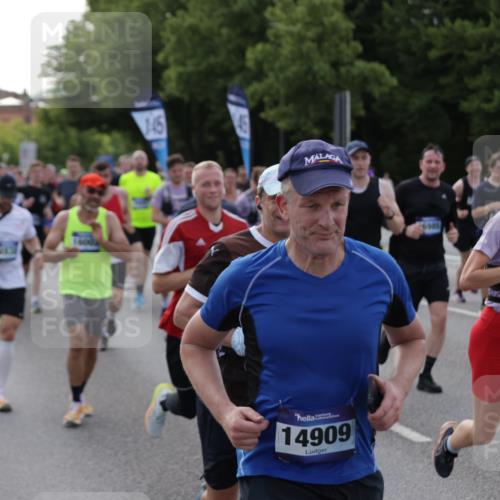 29.06.2025 - hella hamburg halbmarathon Jannik Wohlers http://msf.ph/oto/8243317 29.06.2025 09:55:06 Lombardsbrücke 1120, 1151, 1683, 1696, 1706, 1884, 1976, 2207, 2287, 2411, 2706, 2708, 2718, 3087, 3213, 3435, 3747, 3985, 4088, 4093, 4189, 4847, 4890, 4938, 5102, 5421, 5459, 5708, 5915, 6054, 6158, 6421, 6532, 6662, 6691, 6836, 7052, 7312, 8139, 8153, 8205, 8216, 8218, 8302, 8454, 8577, 8720, 8856, 8899, 8927, 9386, 9529, 9649, 9720, 9786, 9934, 10053, 10115, 10184, 10423, 10988, 11309, 11340, 11356, 12149, 12171, 12321, 12450, 12519, 12533, 12891, 13233, 13289, 13570, 13996, 14045 meine-sportfotos.de