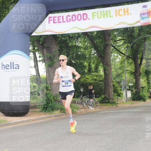 29.06.2025 - hella hamburg halbmarathon KatJ http://msf.ph/oto/8243330 29.06.2025 10:03:59 Zwischen KM18-KM19 28 meine-sportfotos.de