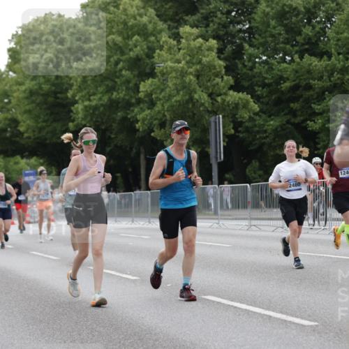 29.06.2025 - hella hamburg halbmarathon Jannik Wohlers http://msf.ph/oto/8243355 29.06.2025 10:30:05 Lombardsbrücke 1647, 2754, 2755, 2901, 4575, 4819, 6344, 10880, 12349, 12350, 12460, 12461, 12687, 12688, 13418, 14421, 15757, 15789, 15938, 16504, 16791, 16864 meine-sportfotos.de