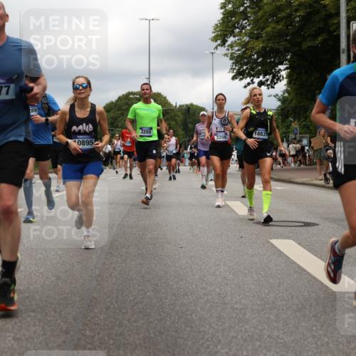 29.06.2025 - hella hamburg halbmarathon Yannick Fuchs http://msf.ph/oto/8243367 29.06.2025 10:47:31 20KM 1030, 1061, 1151, 1499, 1706, 1727, 1783, 2070, 2074, 2082, 2099, 2354, 3059, 3208, 3209, 4635, 4770, 5638, 5866, 6481, 6511, 6512, 6628, 6629, 6762, 6877, 6942, 7177, 7274, 7864, 7918, 8335, 8390, 8447, 9142, 9537, 10549, 10891, 10895, 11992, 12379, 12413, 12490, 12875, 12909, 13032, 13289, 13865, 13997, 14323, 15061, 15126, 15179, 15441, 15497, 15502, 15838, 15946, 16477, 16538, 16986, 17348, 18134, 18143, 18418, 18487, 18590 meine-sportfotos.de