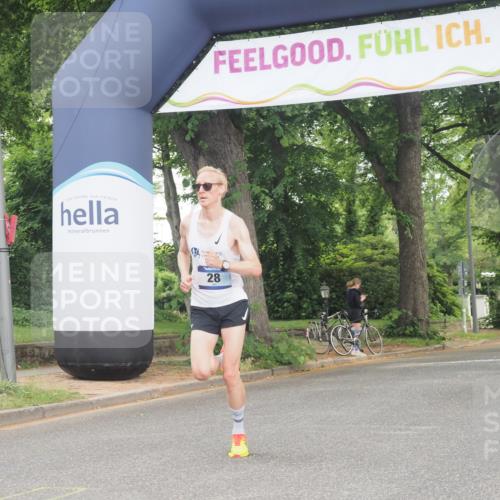 29.06.2025 - hella hamburg halbmarathon KatJ http://msf.ph/oto/8243386 29.06.2025 10:03:59 Zwischen KM18-KM19 28 meine-sportfotos.de