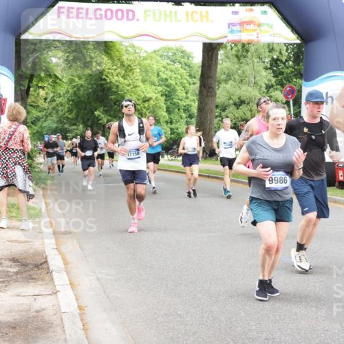 29.06.2025 - hella hamburg halbmarathon MichiJ http://msf.ph/oto/8243421 29.06.2025 10:50:44 Zwischen KM18-KM19 4389, 5511, 6966, 8423, 9986, 12286, 16995, 17140, 17142, 17150, 17533, 17685, 17686, 18382, 18530 meine-sportfotos.de