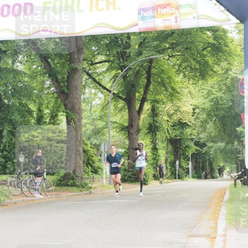 29.06.2025 - hella hamburg halbmarathon KatJ http://msf.ph/oto/8243457 29.06.2025 10:05:02 Zwischen KM18-KM19  meine-sportfotos.de