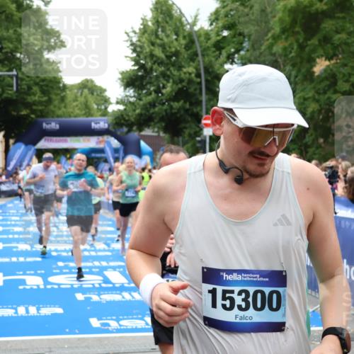 29.06.2025 - hella hamburg halbmarathon Zöllner http://msf.ph/oto/8243462 29.06.2025 10:56:31 Ziel 1583, 3048, 5744, 6399, 7742, 8863, 9622, 10093, 10665, 15407, 15818, 16257, 16261, 17268, 17734, 18746, 18835 meine-sportfotos.de
