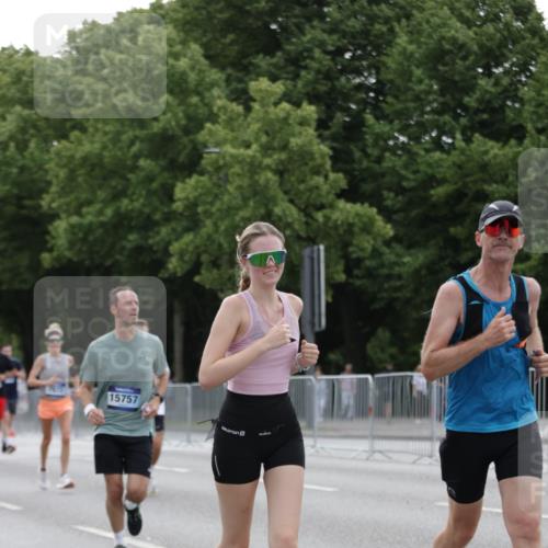 29.06.2025 - hella hamburg halbmarathon Jannik Wohlers http://msf.ph/oto/8243484 29.06.2025 10:30:07 Lombardsbrücke 1647, 2754, 2755, 2901, 4575, 4819, 6344, 7071, 10880, 11984, 12350, 12460, 12461, 12687, 12688, 14421, 15757, 15789, 15938, 16504, 16791, 16864, 18860 meine-sportfotos.de