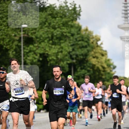 29.06.2025 - hella hamburg halbmarathon Dr. Thomas Lammeyer http://msf.ph/oto/8243499 29.06.2025 09:51:14 Kennedybrücke 1164, 1562, 1644, 2196, 2296, 2404, 3783, 4602, 5092, 5923, 6990, 8362, 8901, 9178, 9944, 10384, 10968, 11202, 11227 meine-sportfotos.de