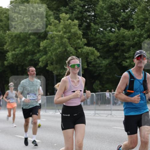 29.06.2025 - hella hamburg halbmarathon Jannik Wohlers http://msf.ph/oto/8243534 29.06.2025 10:30:07 Lombardsbrücke 1647, 2754, 2755, 2901, 4575, 4819, 6344, 7071, 10880, 11984, 12350, 12460, 12461, 12687, 12688, 14421, 15757, 15789, 15938, 16504, 16791, 16864, 18860 meine-sportfotos.de