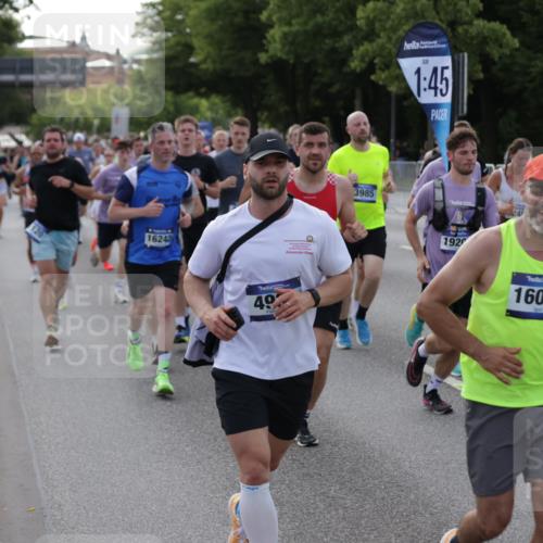 29.06.2025 - hella hamburg halbmarathon Jannik Wohlers http://msf.ph/oto/8243545 29.06.2025 09:55:08 Lombardsbrücke 1120, 1151, 1696, 1706, 1884, 1976, 2284, 2411, 2706, 2708, 2718, 3087, 3213, 3399, 3435, 3985, 4088, 4093, 4189, 4847, 4890, 4938, 5421, 5459, 5708, 5915, 6009, 6054, 6421, 6532, 6662, 6691, 7312, 8139, 8153, 8205, 8216, 8218, 8302, 8454, 8577, 8720, 8856, 8899, 8927, 9386, 9491, 9529, 9649, 9720, 9786, 9934, 10053, 10115, 10184, 10423, 10988, 11309, 11340, 11356, 11819, 12149, 12171, 12450, 12519, 12533, 12891, 13233, 13289, 13570, 13799, 13894, 13996, 14045 meine-sportfotos.de