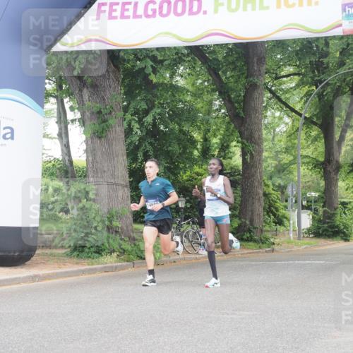 29.06.2025 - hella hamburg halbmarathon KatJ http://msf.ph/oto/8243560 29.06.2025 10:05:05 Zwischen KM18-KM19 42 meine-sportfotos.de