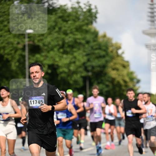 29.06.2025 - hella hamburg halbmarathon Dr. Thomas Lammeyer http://msf.ph/oto/8243626 29.06.2025 09:51:15 Kennedybrücke 1164, 1562, 1644, 2196, 2296, 3783, 4602, 5092, 5923, 6990, 8362, 8901, 9178, 9944, 10384, 10968, 11202, 11227 meine-sportfotos.de