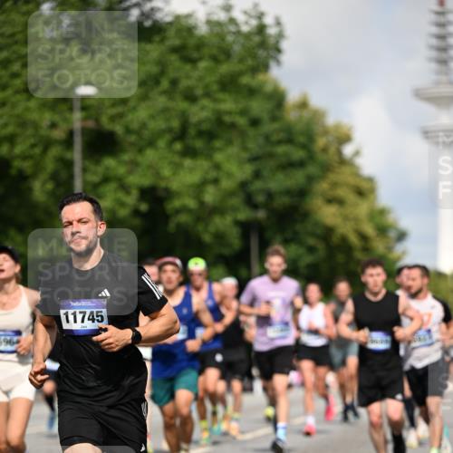 29.06.2025 - hella hamburg halbmarathon Dr. Thomas Lammeyer http://msf.ph/oto/8243644 29.06.2025 09:51:15 Kennedybrücke 1164, 1562, 1644, 2196, 2296, 3783, 4602, 5092, 5923, 6990, 8362, 8901, 9178, 9944, 10384, 10968, 11202, 11227 meine-sportfotos.de