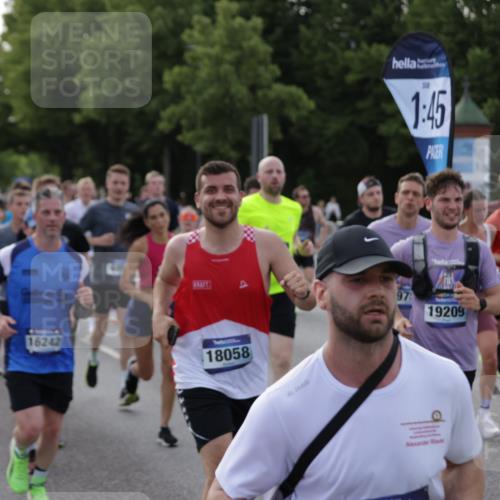29.06.2025 - hella hamburg halbmarathon Jannik Wohlers http://msf.ph/oto/8243663 29.06.2025 09:55:09 Lombardsbrücke 1120, 1151, 1630, 1706, 1884, 1976, 2284, 2706, 2708, 2718, 3087, 3213, 3399, 3654, 3985, 4088, 4345, 4847, 4890, 4938, 5421, 5459, 5708, 5915, 6009, 6054, 6421, 6532, 6691, 7269, 7312, 8139, 8153, 8205, 8216, 8218, 8302, 8454, 8577, 8720, 8856, 8899, 8927, 9386, 9491, 9529, 9720, 9786, 9934, 10115, 10184, 10988, 11309, 11340, 11356, 11819, 12149, 12171, 12450, 12519, 12533, 12891, 13233, 13289, 13570, 13799, 13894, 13996, 14045 meine-sportfotos.de