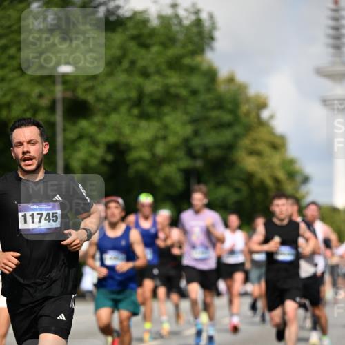 29.06.2025 - hella hamburg halbmarathon Dr. Thomas Lammeyer http://msf.ph/oto/8243687 29.06.2025 09:51:15 Kennedybrücke 1164, 1562, 1644, 2196, 2296, 3783, 4602, 5092, 5923, 6990, 8362, 8901, 9178, 9944, 10384, 10968, 11202, 11227 meine-sportfotos.de