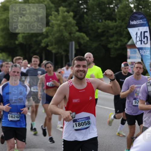 29.06.2025 - hella hamburg halbmarathon Jannik Wohlers http://msf.ph/oto/8243712 29.06.2025 09:55:09 Lombardsbrücke 1120, 1151, 1630, 1706, 1884, 1976, 2284, 2706, 2708, 2718, 3087, 3213, 3399, 3654, 3985, 4088, 4345, 4847, 4890, 4938, 5421, 5459, 5708, 5915, 6009, 6054, 6421, 6532, 6691, 7269, 7312, 8139, 8153, 8205, 8216, 8218, 8302, 8454, 8577, 8720, 8856, 8899, 8927, 9386, 9491, 9529, 9720, 9786, 9934, 10115, 10184, 10988, 11309, 11340, 11356, 11819, 12149, 12171, 12450, 12519, 12533, 12891, 13233, 13289, 13570, 13799, 13894, 13996, 14045 meine-sportfotos.de